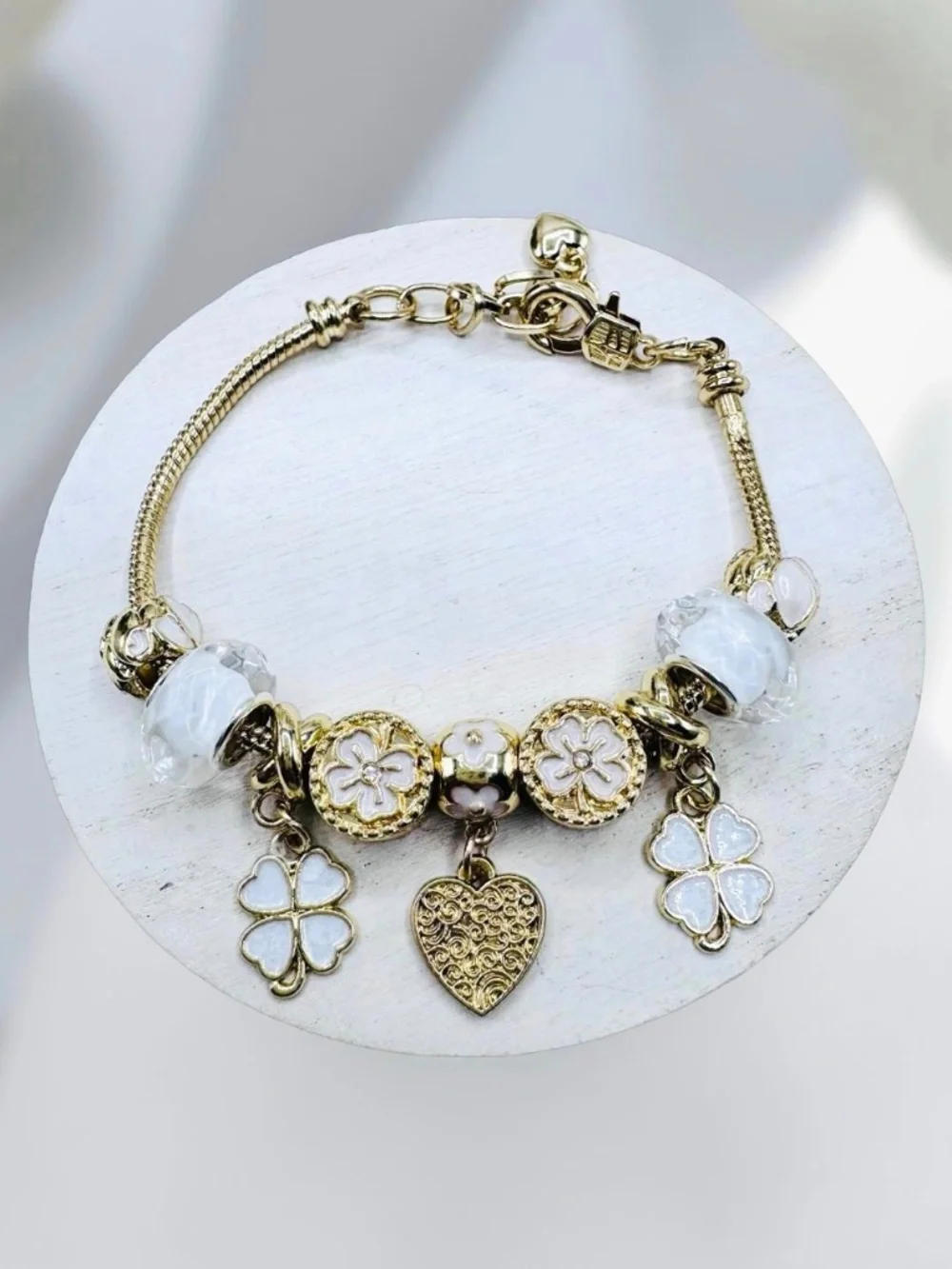 The Flower & Heart Charms Bracelet